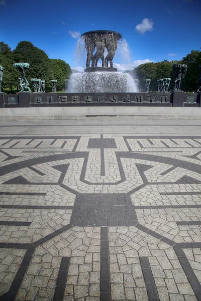 Leitartikel oslo, Norwegen - 18. August 2016: Skulpturen auf vigeland — Stockfoto