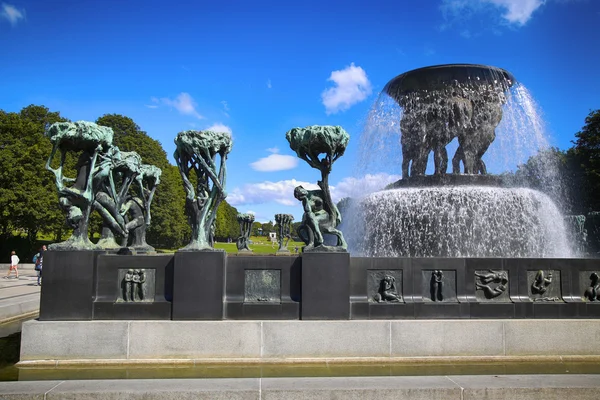 EDITORIAL OSLO, NORWAY - AUGUST 18, 2016: Sculptures at Vigeland — Stock Photo, Image