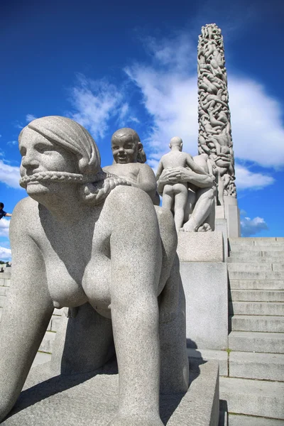 Redactionele Oslo, Noorwegen - 18 augustus 2016: Sculpturen op Vigeland — Stockfoto