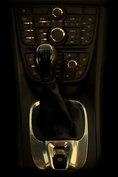 Cockpit och dash, gearstick i modern bil — Stockfoto