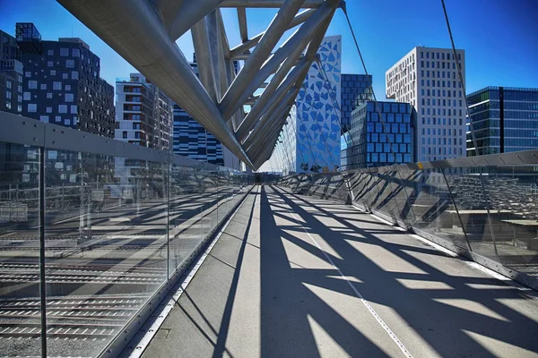 Most dla pieszych Akrobaten w Oslo, Norwegia — Zdjęcie stockowe