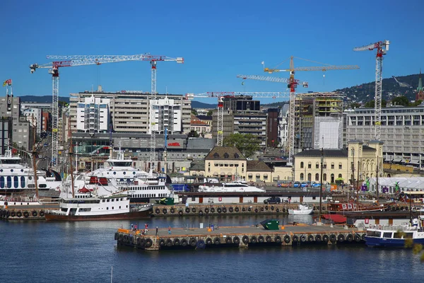 OSLO, NORJA - ELOKUU 17, 2016: Näkymä Oslo Harbon panoraamaan — kuvapankkivalokuva