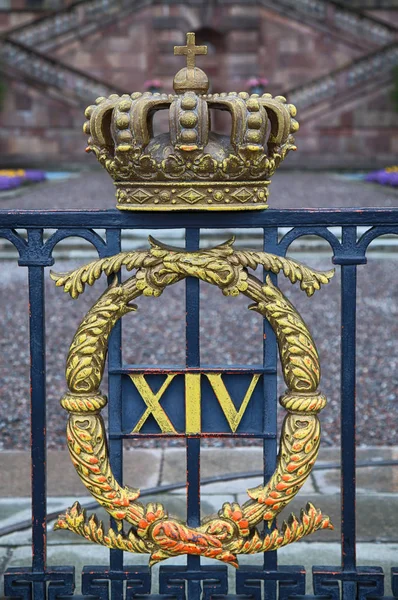 A kerítés, a királyi palota, a korona, Stockholm, Svédország — Stock Fotó