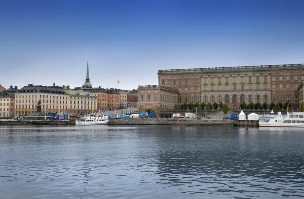STOCKHOLM, RUOTSI - elokuu 20, 2016: Näkymä Gamla Stan ja — kuvapankkivalokuva
