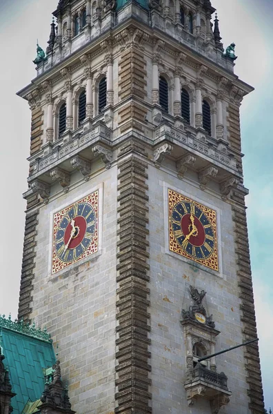 Čelní pohled z radnice v detailním, Hamburk, Německo — Stock fotografie