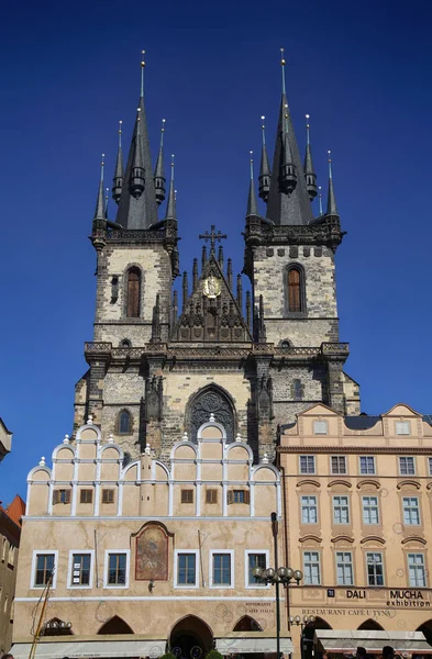 PRAGUE, RÉPUBLIQUE TCHÈQUE - 24 AOÛT 2016 : Vue de l'Eglise de notre — Photo