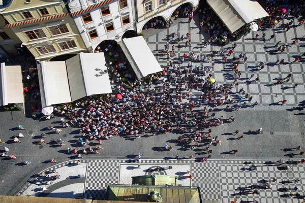 Prag, Tjeckien - 24 augusti 2016: Flygfoto över personer — Stockfoto