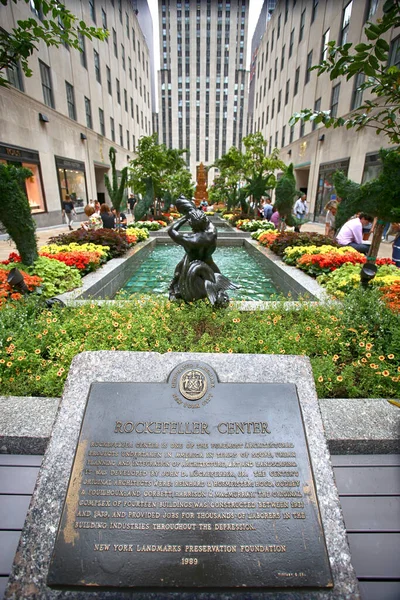 Нью Йорк Сша Августа 2018 Года Rockefeller Plaza Цветущий Цветок — стоковое фото