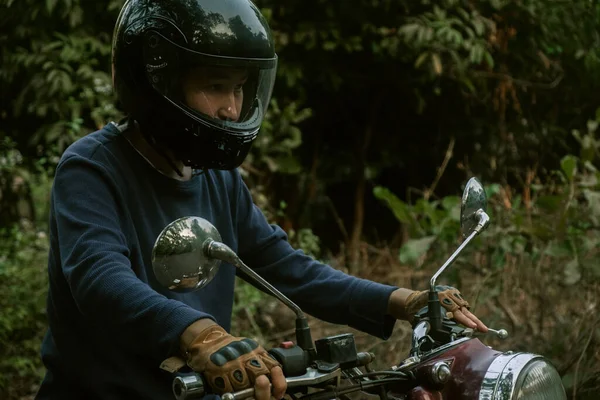 Man Motorcycle Road Desa Goa — Stok Foto