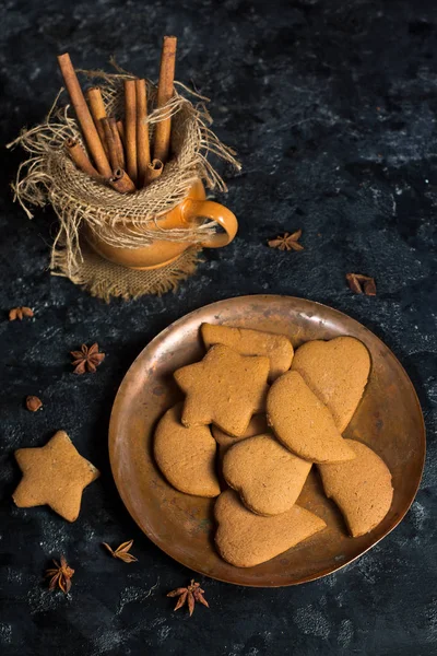 Biscoitos de gengibre no Natal Tempo — Fotografia de Stock