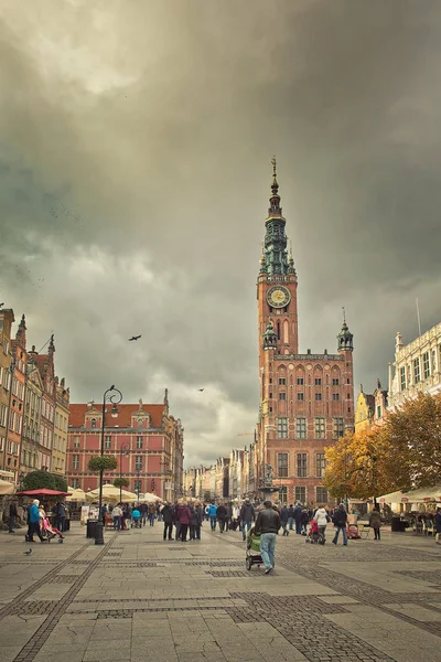 Oude stad van Gdansk in herfst landschap — Stockfoto