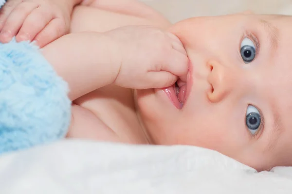 Portret van een schattig baby — Stockfoto