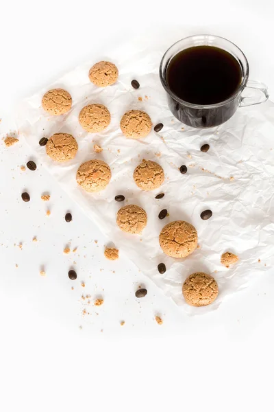 Xícara de café com biscoitos amaretti — Fotografia de Stock