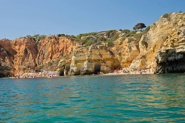 Algarve rock .Coast em Portugal — Fotografia de Stock