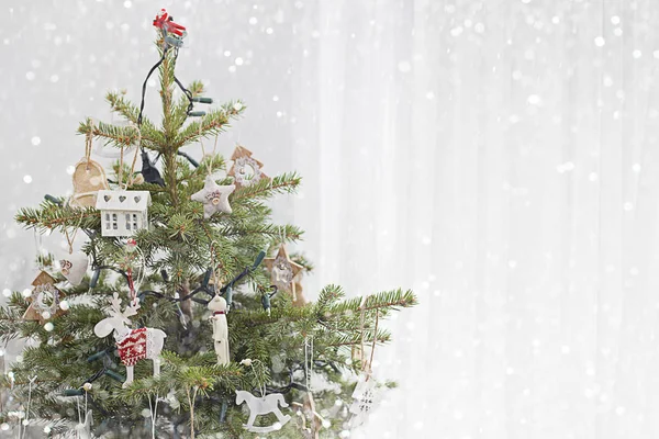 Árbol de Navidad en invierno —  Fotos de Stock