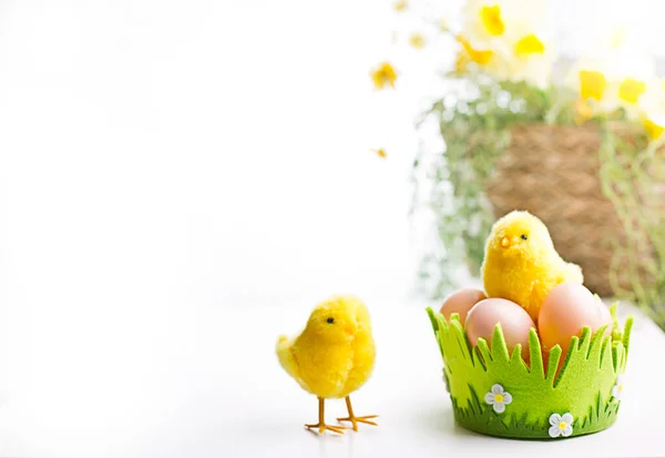 Osterdekoration Auf Weißem Hintergrund — Stockfoto