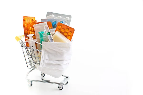 Verscheidenheid Van Pillen Een Supermarkt Trolley Witte Achtergrond — Stockfoto