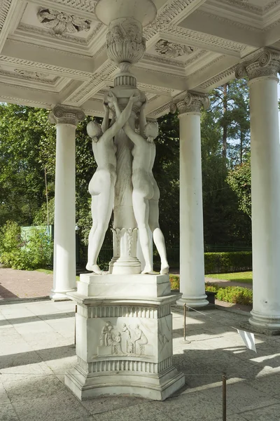 Pavlovsk, pawilon "trzy Gracje" — Zdjęcie stockowe