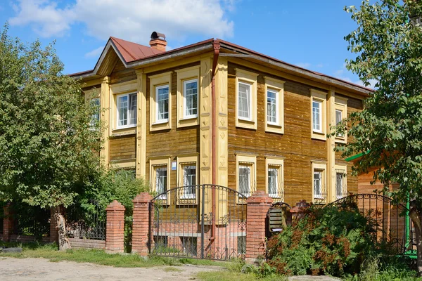 トムスク、古代の木造住宅 — ストック写真