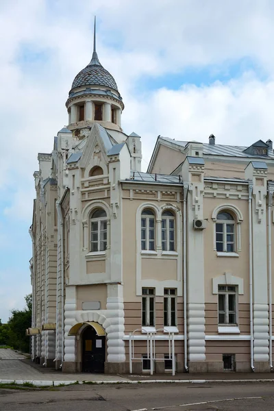 O edifício do teatro de drama Biysk — Fotografia de Stock