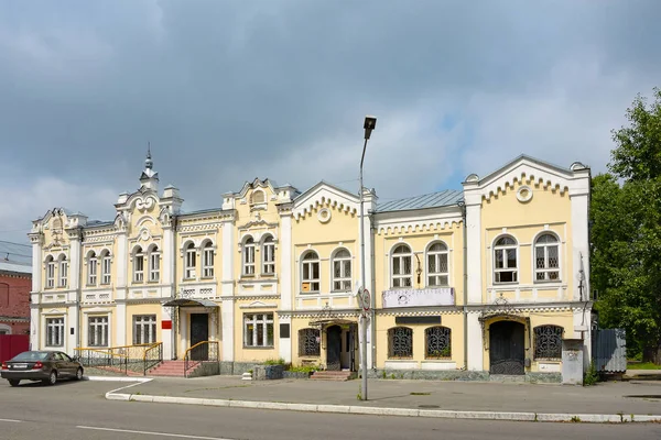 Biysk, a historic house on the former Great street — Stock Photo, Image