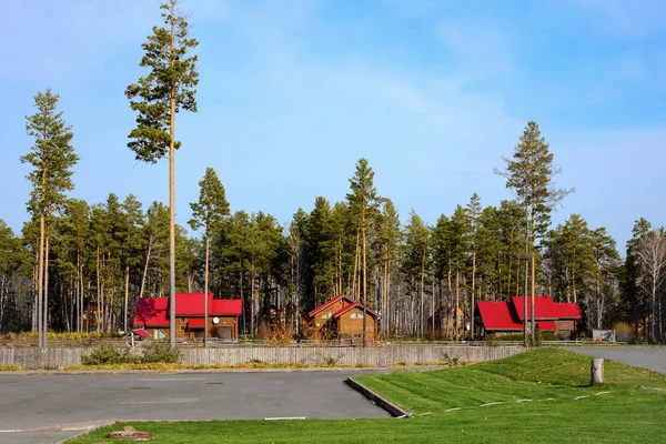 Het grondgebied van de ski- en recreatiecentrum in Siberië — Stockfoto