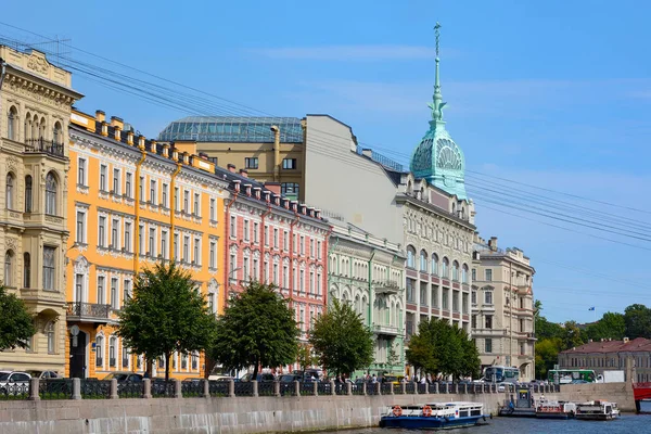 Санкт-Петербург, набережна річки Мойка — стокове фото