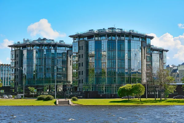 St. Petersburg, modern evler