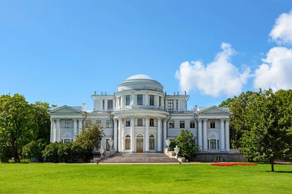 Saint-Petersburg, Elagin Palace — Zdjęcie stockowe
