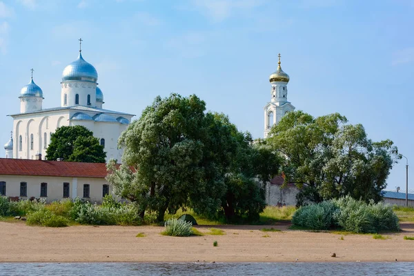 Novgorod Veliky, monastère Saint-Georges — Photo