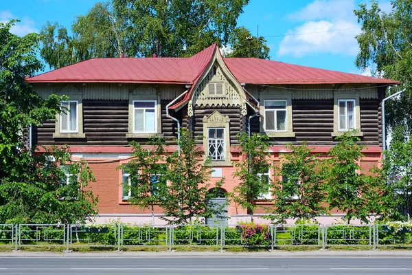 Tomsk, una vieja casa — Foto de Stock