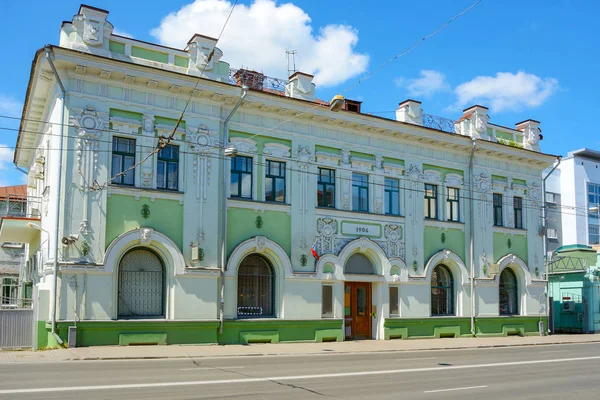 Томск, здание старой аптеки — стоковое фото