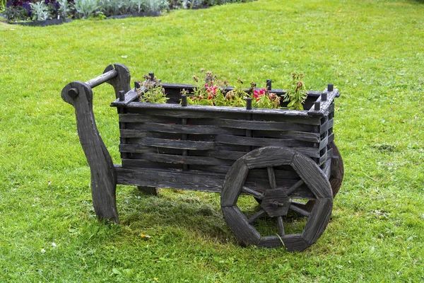 Chariot de jardin décoratif — Photo