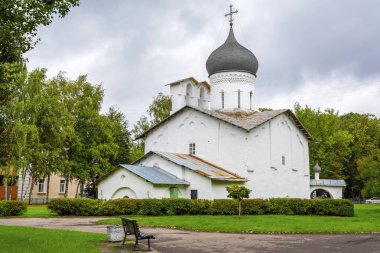 Pskov, Usokhi ile Aziz Niklas Kilisesi.