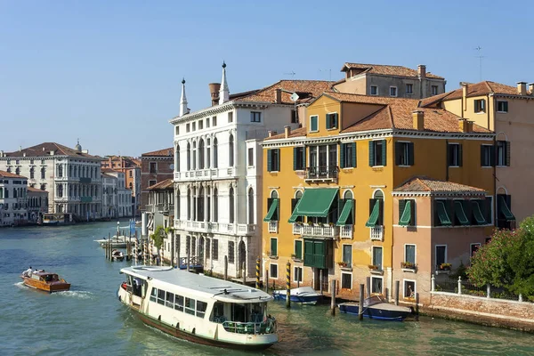 Venezia, utsikt over Storkanalen – stockfoto