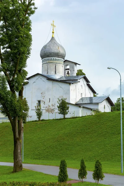 Pskov, eski Ortodoks Kilisesi Peter ve Paul Şamandıralı — Stok fotoğraf