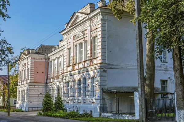 Псков, здание бывшей мужской духовной школы на Ольгинсе — стоковое фото