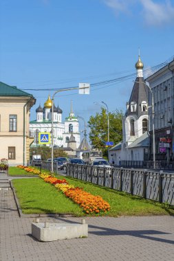 Pskov, Kremlin manzarası ve M Kilisesi çan kulesi.