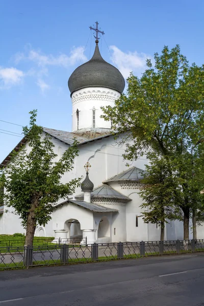 Pskov, la antigua Iglesia Ortodoxa de San Nicolás — Foto de Stock