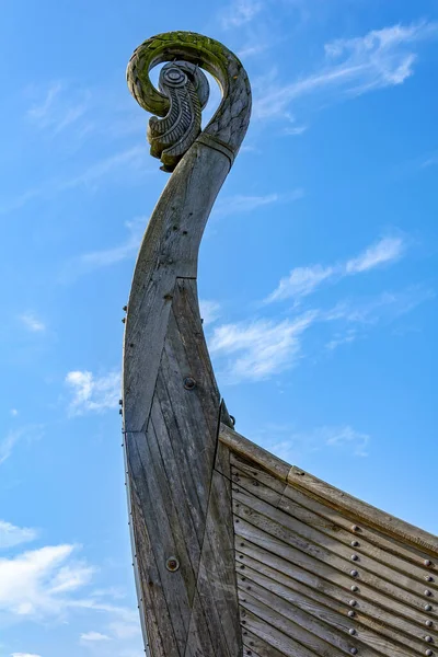 Vyborg Escultura Popa Drakkar Vikingo Orilla Bahía Bolshoy Kovsh — Foto de Stock