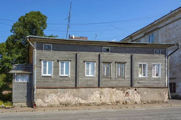 ヴィボルグ 旧市街のクラッシーナ通りにある古いアパート — ストック写真