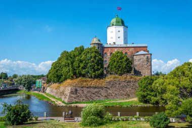 Vyborg, Kale adası manzaralı eski bir kale, popüler bir turizm merkezi.