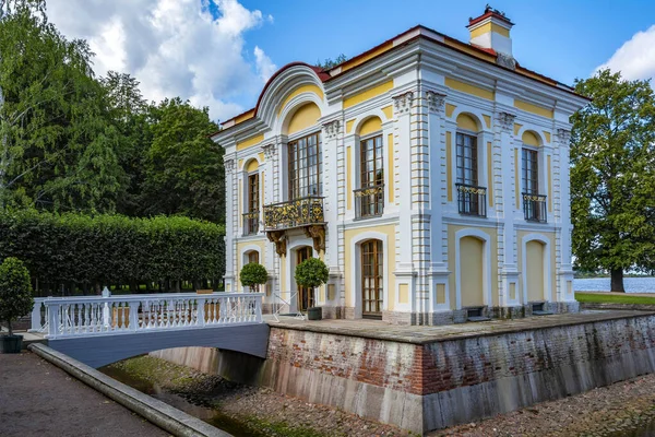 Peterhof Rusia Agosto 2019 Pabellón Del Hermitage Lower Park Lugar — Foto de Stock