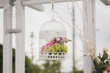 Güzel bir düğün çiçek süslemeleri