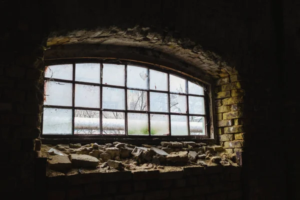 Une Fenêtre Abandonnée Maison Endommagée — Photo