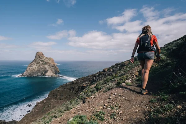 Woman Trail Running Mountain Path Runner Working Out Beautiful Nature — Stock Photo, Image