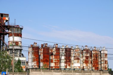 terk edilmiş sanayi bölgesi eski paslı fabrika Timisoara Romanya
