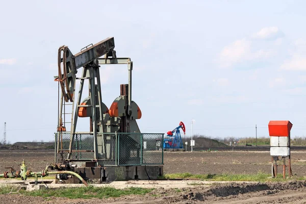 Pomp aansluiting op oilfiled industrie — Stockfoto