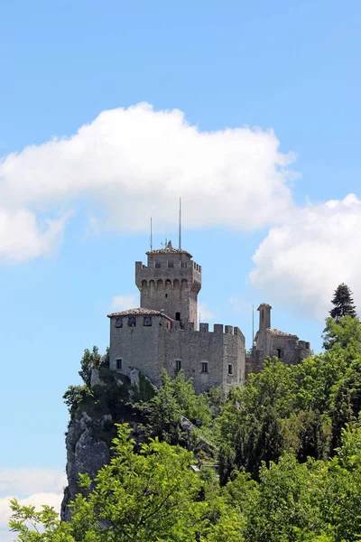 La Cesta o Fratta segunda torre San Marino Italia — Foto de Stock