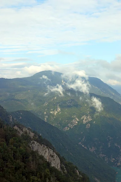 Mraky nad Tara hora Srbska krajina — Stock fotografie